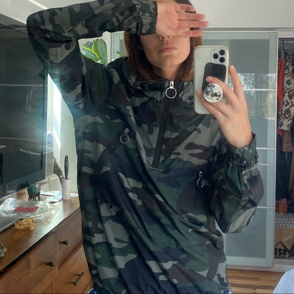 Hanton Camo Hoodie Windbreaker in size Small - Picture 2 of 6